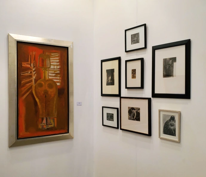 art photos and painting well framed